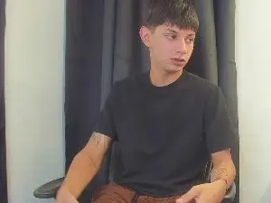 Cam4 Live Porn of naughty_daniel