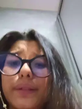 Cam4 Adult Video Chat of Yvonne_Collins