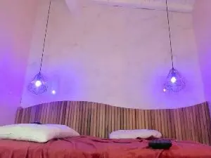 Cam4 Live Porn of Yvonne_Collins