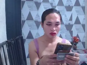 Cam4 Free Live Porn of hugecockpretty