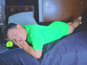 Cam4 Live Sex of teddy_cowboy