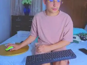 Cam4 Live Sex Cam of teddy_cowboy