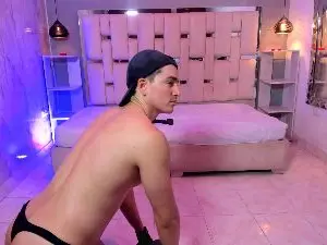 Cam4 Live Porn of CamiloSeed