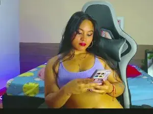 Cam4 Free Live Porn of bella_warzon