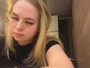 Cam4 Nude Webcam of JulieBurress