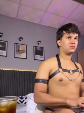 Cam4 Private Sex Chat of Leo_Savage
