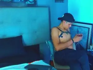 Cam4 Private Sex Chat of Lukas_Caballero