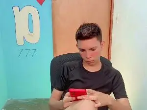 Cam4 Nude Webcam of Alexxx_cute_