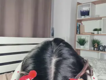 Cam4 Live Porn of HildredUrive