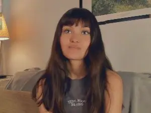 Cam4 Watch Live Sex Cams of HildredUrive