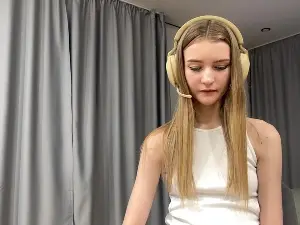 Cam4 Watch Live Sex Cams of MeredithWojnar