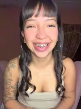 Cam4 Free Live Porn of Sexyvalenlu