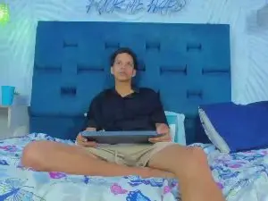 Cam4 Nude Webcam of MidnightKing_