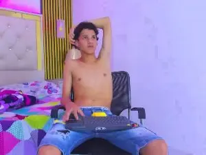 Cam4 Free Live Porn of MidnightKing_
