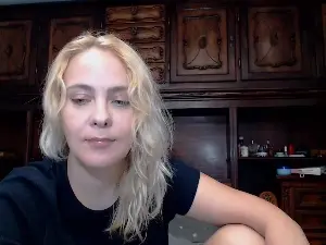 Cam4 Free Live Porn of TamynaQ