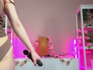 Cam4 Free Live Porn of FrancesAlamo