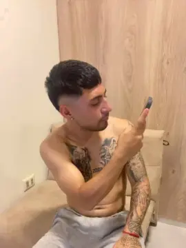 Cam4 Watch Live Sex Cams of Demoniiiooojoa3