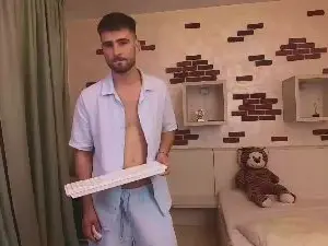 Cam4 Sex Cam of KyloEast