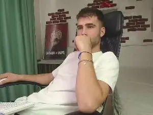 Cam4 Best live sex cam show of KyloEast