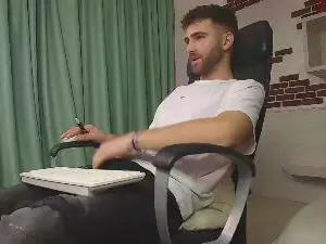 Cam4 Sex Cam of KyloEast