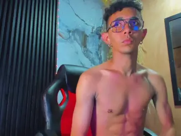 Cam4 Free Porn Cam of elias_blaze