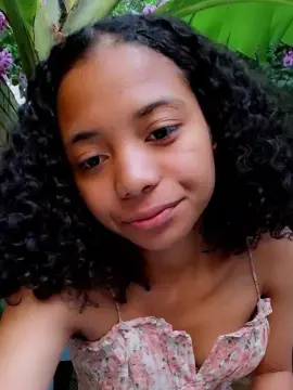 Cam4 Free Live Porn of NickiFrenchy