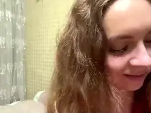 Cam4 Adult Webcam of LaveniaAronoff
