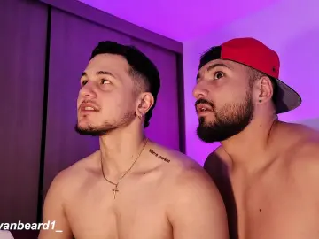 Cam4 Sex Cam of bryanbeard