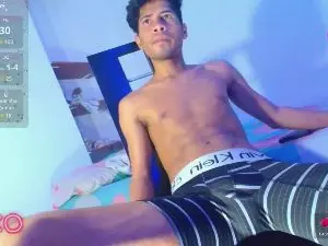 Cam4 Free Live Porn of axel_rosse2001