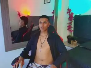 Cam4 Live Porn of Alan_Colthon