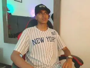Cam4 Live Sex of Alan_Colthon