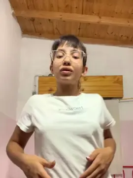 Cam4 Free Live Porn of anahi50