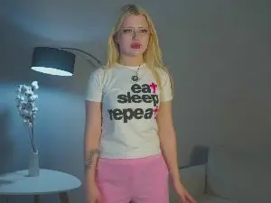 Cam4 Live Sex Cam of DaphineAguinaga