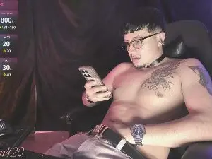 Cam4 Free Live Porn of Roobin420