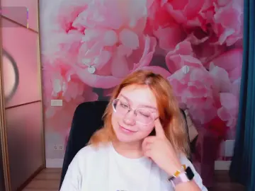 Cam4 Watch Live Sex Cams of AngelinaLow