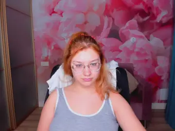 Cam4 Watch Live Sex Cams of AngelinaLow