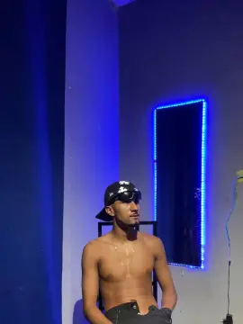 Cam4 Free Live Porn of soarezx