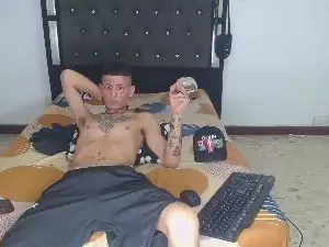 Cam4 Free Porn Cam of MaxxBigcock