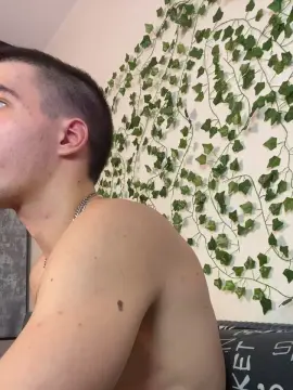 Cam4 Live Porn of bravo_maestro