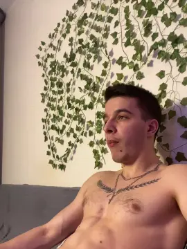 Cam4 Live Sex of bravo_maestro