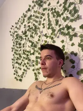 Cam4 Watch Live Sex Cams of bravo_maestro