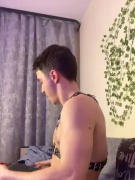 Cam4 Sex Cam of bravo_maestro