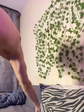 Cam4 Watch Live Sex Cams of bravo_maestro