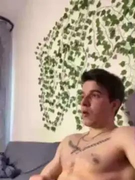 Cam4 Live Porn of bravo_maestro