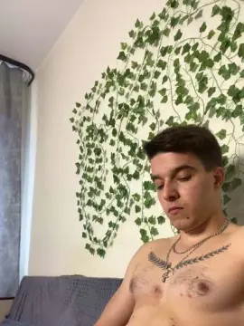 Cam4 Watch Live Sex Cams of bravo_maestro