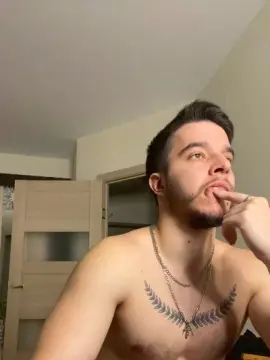 Cam4 Private Sex Chat of bravo_maestro