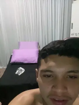 Cam4 Free Live Porn of Novinnhho