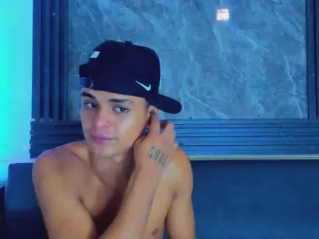 Cam4 Live Porn of LostresBigBoys