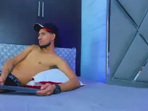 Cam4 Live Sex Cam of UnitedSoul