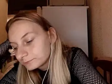 Cam4 Free Live Porn of YvonneCrowley